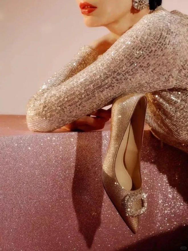 春夏时装通勤女鞋面料趋势预测OG真人摩登皮革--2026(图8) 春夏时装通勤女鞋面料趋势预测OG真人摩登皮革--2026(图8)