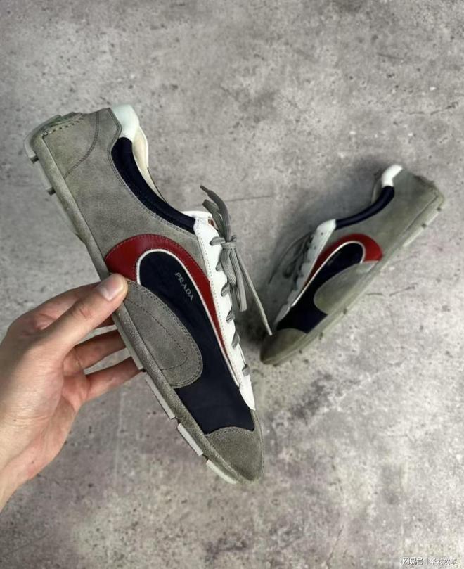 鞋型热度榜:引领潮流的五大鞋款OG真人知识分享|2024年(图3) 鞋型热度榜:引领潮流的五大鞋款OG真人知识分享|2024年(图3)