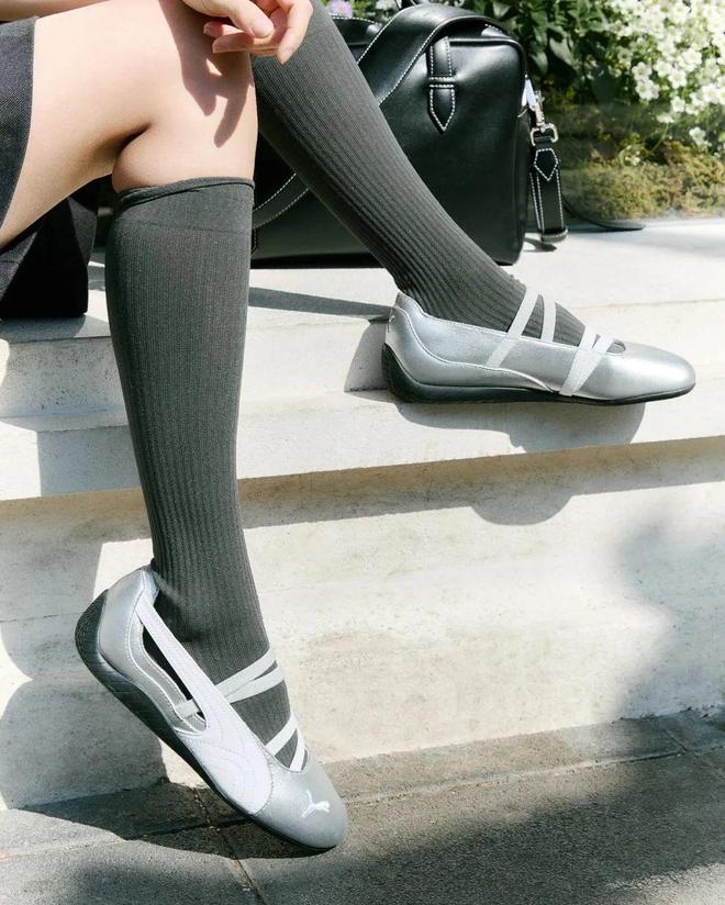 然又又又火了这样搭精致又时髦!OG真人【芭蕾运动鞋】今年突(图6) 然又又又火了这样搭精致又时髦!OG真人【芭蕾运动鞋】今年突(图6)