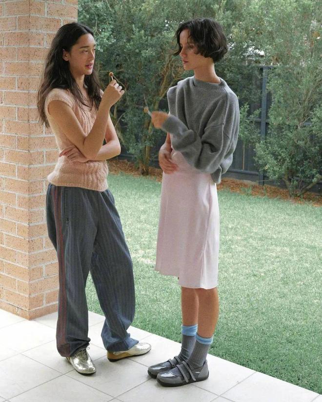 然又又又火了这样搭精致又时髦!OG真人【芭蕾运动鞋】今年突(图12) 然又又又火了这样搭精致又时髦!OG真人【芭蕾运动鞋】今年突(图12)